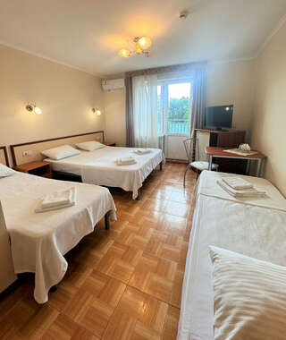 Гостиница Морская Волна Анапа Четырехместный номер «Комфорт»-2