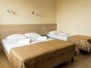 Гостиница Морская Волна Анапа Стандартный трехместный номер-6