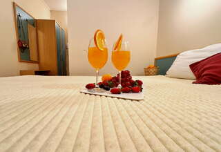 Гостиница Морская Волна Анапа Двухместный номер с 1 кроватью или 2 отдельными кроватями и балконом-3