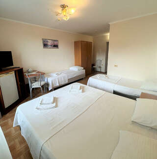 Гостиница Морская Волна Анапа Четырехместный номер «Комфорт»-3