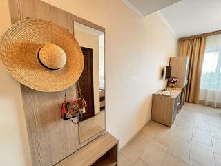 Гостиница Морская Волна Анапа Трехместный номер Делюкс-4